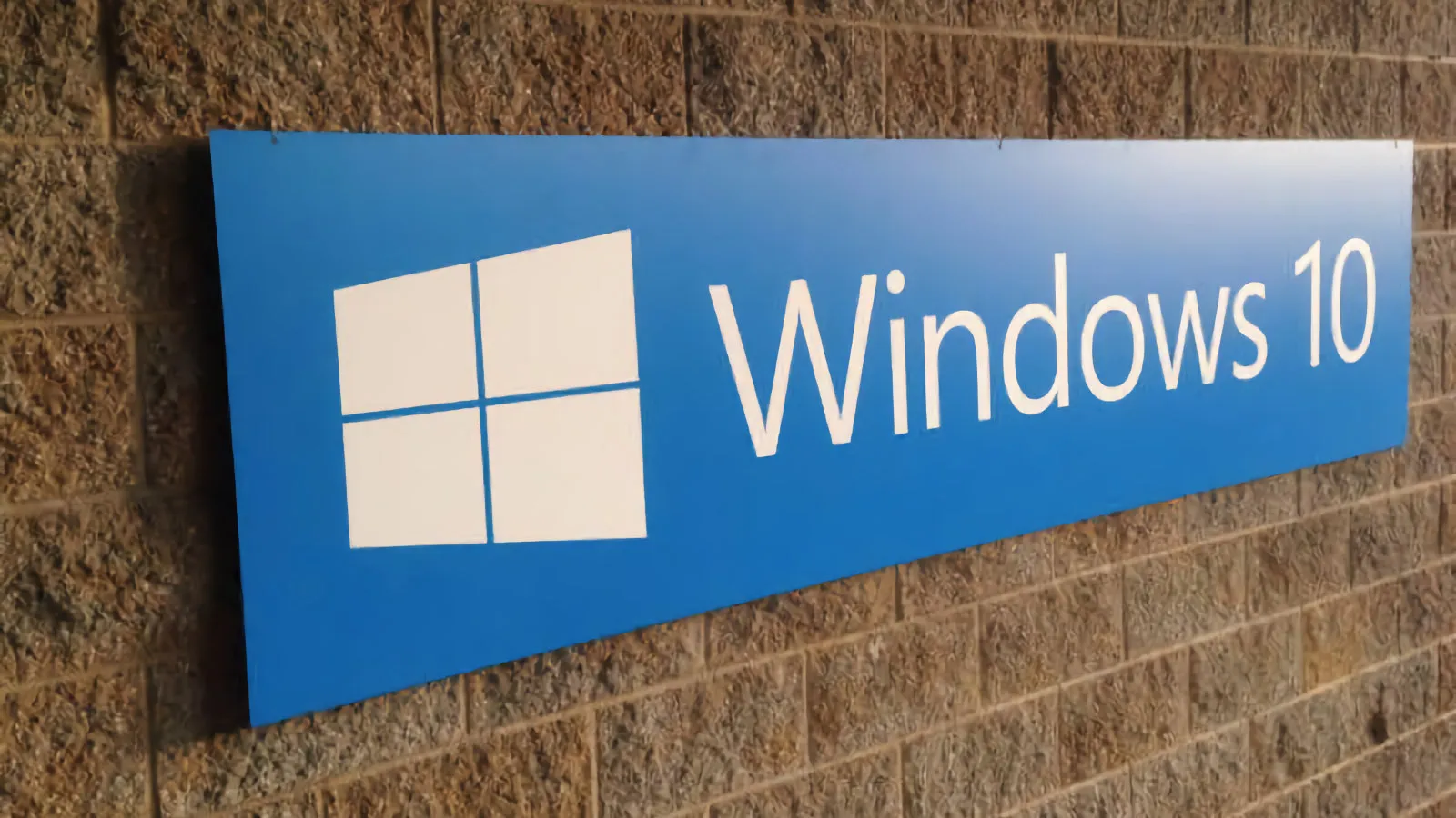 Capa do artigo: Microsoft fixes 111 vulnerabilities in latest Update